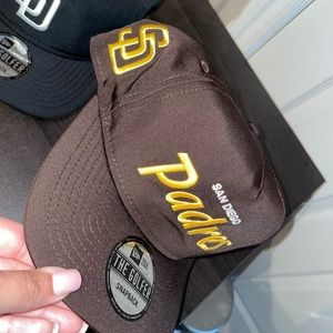 NEW  Brown golfer snap back